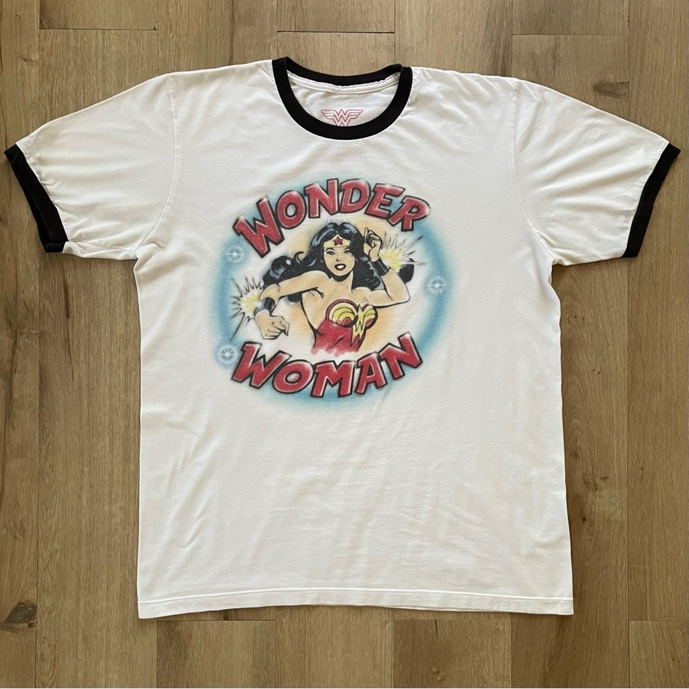 2017 Warner Bros. DC Wonder Woman Movie Promo Vintage Graffiti 90s Y2K Style T